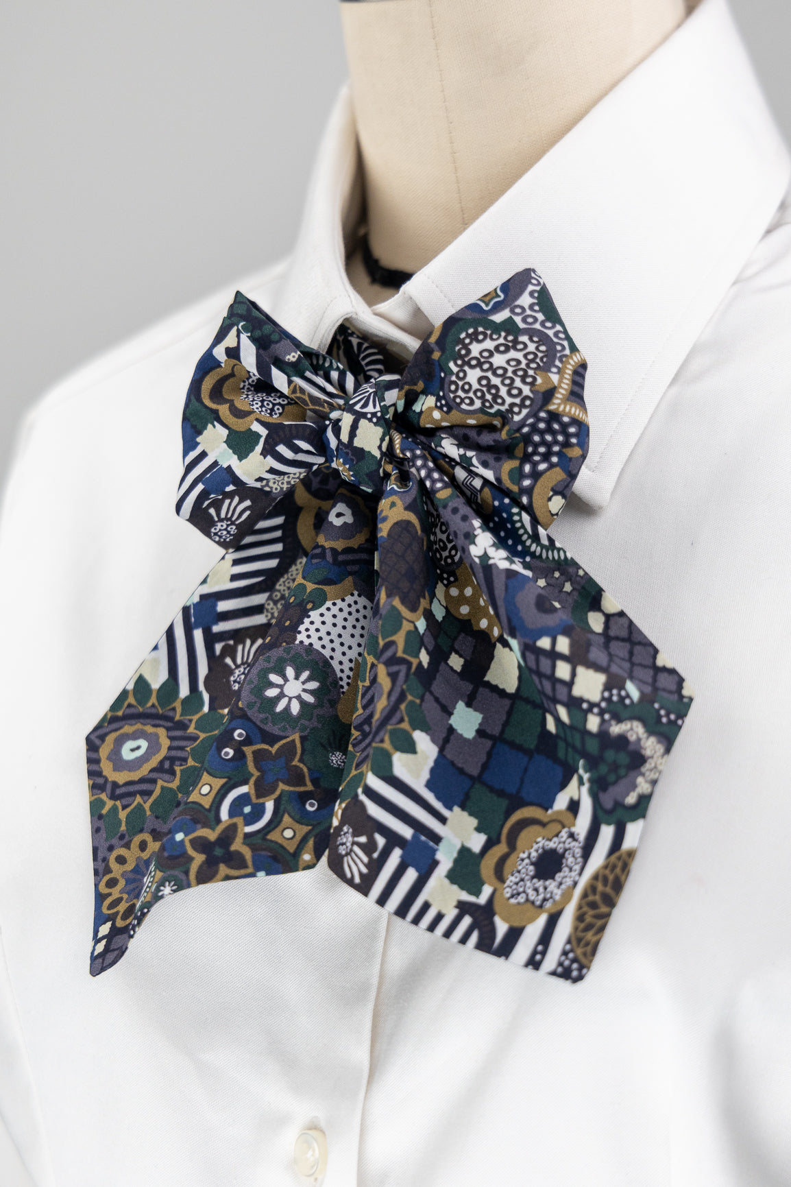 Worlds Collide Cravat