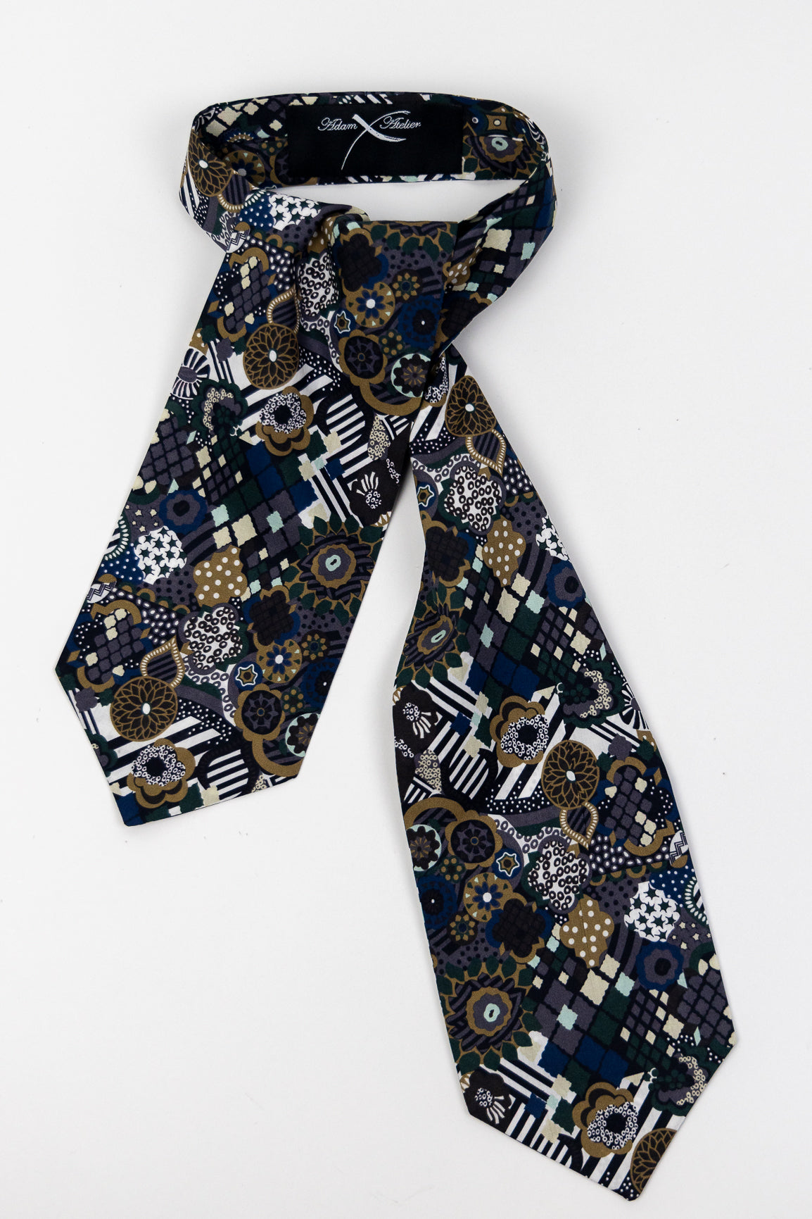 Worlds Collide Cravat