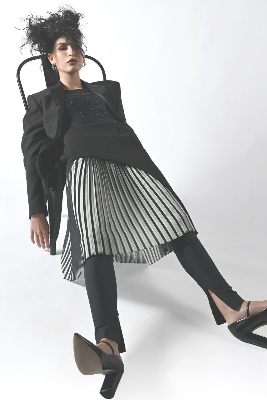 Noir Élan Pleated Skirt